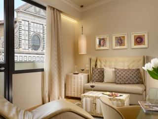 2-Deluxe-Junior-Suite-Living-Room-Detail