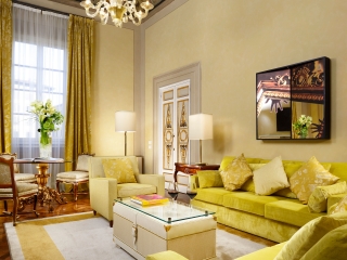 Deluxe-Family-Suite_Living-Room-2