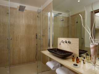 Suite_Bathroom