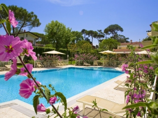 Villa-Roma-Imperiale-pool